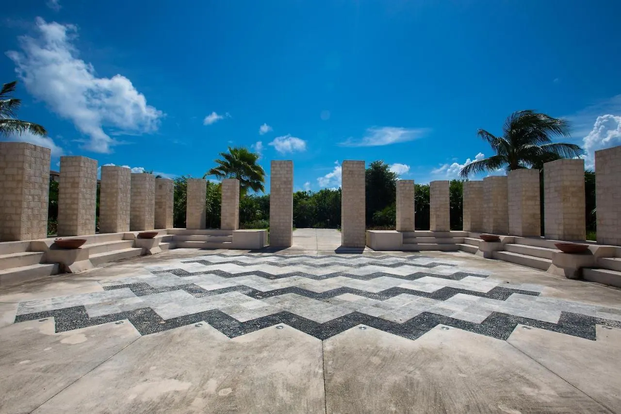 Condo Boutique Oceanfront Playa del Carmen 0*,